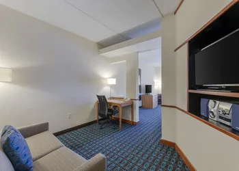 Quality Inn & Suites Sandusky hotel thumbnail 4