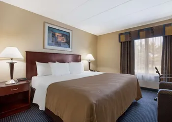 Quality Inn Near Princeton hotel thumbnail 7