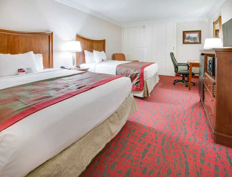 Clarion Hotel & Suites hotel detail image 6
