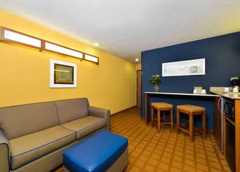 Microtel Inn & Suites by Wyndham New Braunfels hotel thumbnail 8
