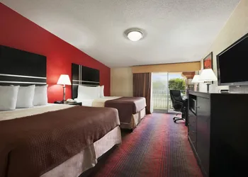 Howard Johnson by Wyndham North Plainfield hotel thumbnail 6
