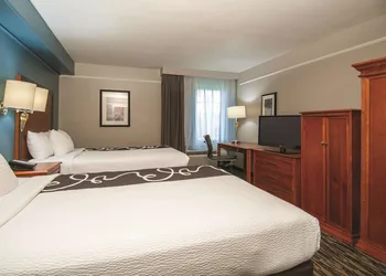 La Quinta Inn by Wyndham San Antonio Brooks City Base hotel thumbnail 3
