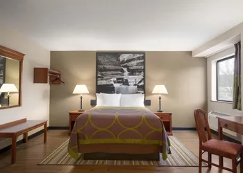 Super 8 by Wyndham Ithaca hotel thumbnail 8