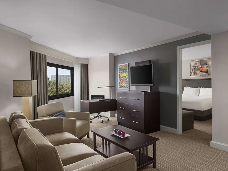 DoubleTree by Hilton Fort Lee - George Washington Bridge hotel detail image 6