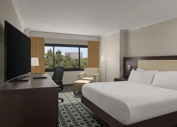 DoubleTree by Hilton Fort Lee - George Washington Bridge hotel thumbnail 7