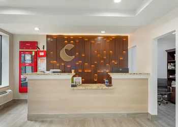 Comfort Inn hotel thumbnail 2