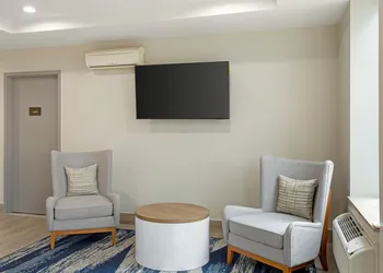 Comfort Inn hotel thumbnail 5
