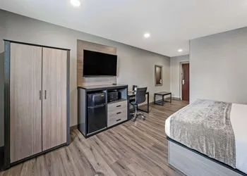 Americas Best Value Inn Foxboro hotel thumbnail 6