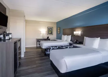 La Quinta Inn by Wyndham Sacramento North hotel thumbnail 5