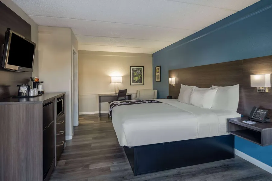 La Quinta Inn by Wyndham Sacramento North hotel detail image 6