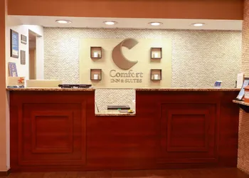 Comfort Inn & Suites Dayton Northwest - Englewood hotel thumbnail 2