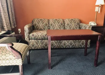 Executive Inn hotel thumbnail 3