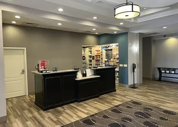 Hampton Inn & Suites Barstow hotel thumbnail 2