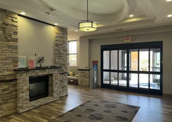 Hampton Inn & Suites Barstow hotel thumbnail 3