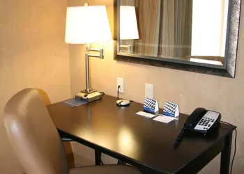 Hampton Inn & Suites Barstow hotel thumbnail 5