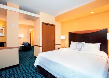 Fairfield Inn & Suites by Marriott Lakeland Plant City hotel thumbnail 4