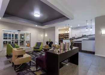 La Quinta Inn & Suites by Wyndham Huntsville Airport Madison hotel thumbnail 4