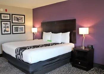 La Quinta Inn & Suites by Wyndham Huntsville Airport Madison hotel thumbnail 7