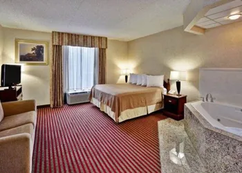 Quality Inn & Suites Somerset Downtown hotel thumbnail 7