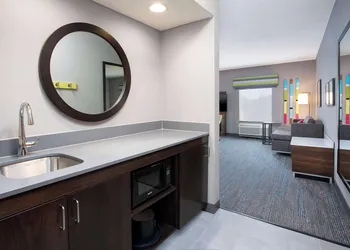 Hampton Inn Detroit/Utica-Shelby Township hotel thumbnail 8