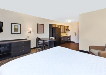 Candlewood Suites Polaris by IHG hotel thumbnail 2