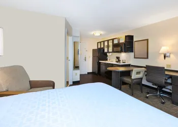 Candlewood Suites Polaris by IHG hotel thumbnail 7