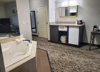 Best Western Fort Wayne Inn & Suites North hotel thumbnail 7