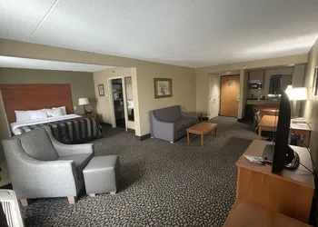 Wingate by Wyndham Little Rock hotel thumbnail 5