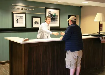 Hampton Inn & Suites Brunswick hotel thumbnail 4