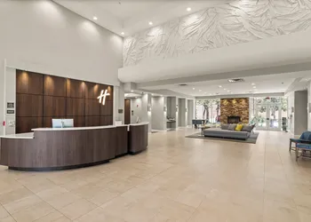 Holiday Inn Baton Rouge College Drive I-10 by IHG hotel thumbnail 2