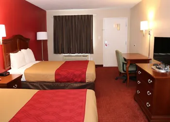 Econo Lodge Chesapeake Route 13 and I-464 hotel thumbnail 3