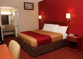 Econo Lodge Chesapeake Route 13 and I-464 hotel thumbnail 5