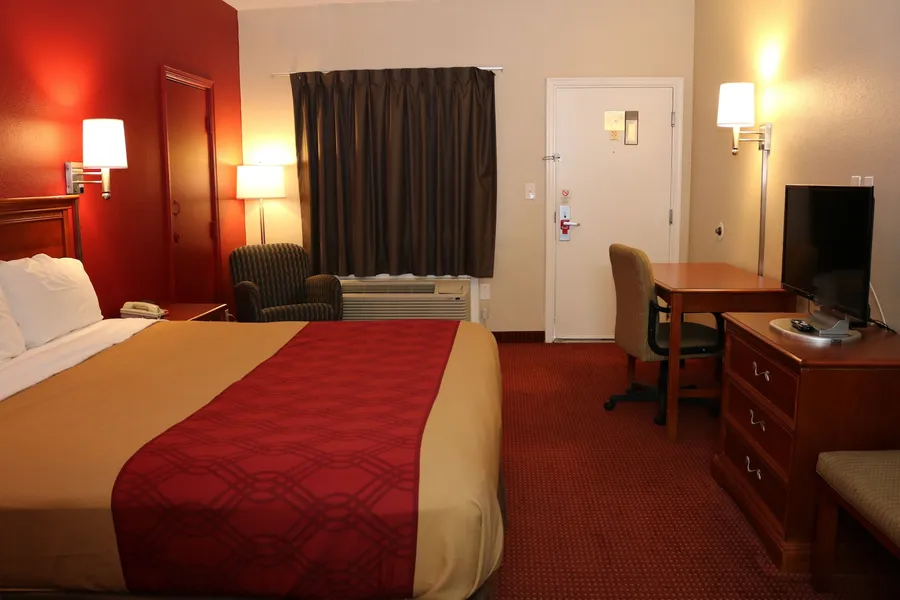 Econo Lodge Chesapeake Route 13 and I-464 hotel detail image 6