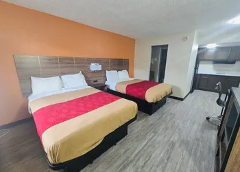 Econo Lodge Chesapeake Route 13 and I-464 hotel thumbnail 7