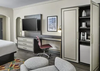 Hotel Indigo Cleveland Downtown by IHG hotel thumbnail 4