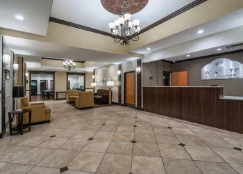 Wingate by Wyndham Bowling Green hotel thumbnail 2