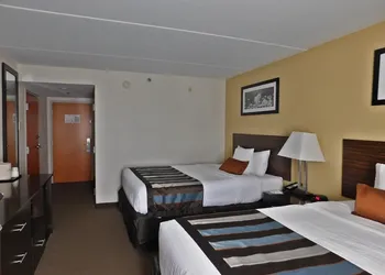 Wingate by Wyndham Bowling Green hotel thumbnail 5