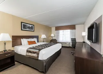 Wingate by Wyndham Bowling Green hotel thumbnail 7