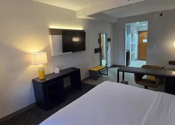 Comfort Suites Conway hotel thumbnail 7