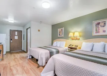 HomeTowne Studios & Suites by Red Roof Bentonville hotel thumbnail 8