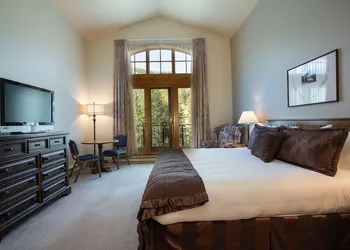 The Inn at Solitude hotel thumbnail 7