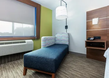 Holiday Inn Express Hotel & Suites Lafayette South by IHG hotel thumbnail 3