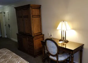 Chelsea Inn hotel thumbnail 6