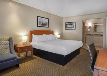 SureStay Plus Hotel by Best Western Mountain View hotel thumbnail 6