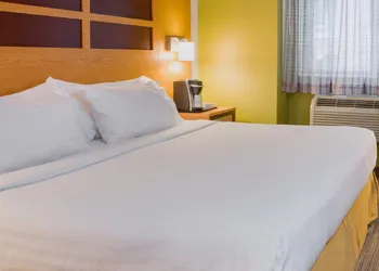 Holiday Inn Express New York City Times Square by IHG hotel thumbnail 3
