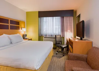 Holiday Inn Express New York City Times Square by IHG hotel thumbnail 6