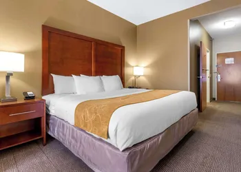 Comfort Suites Boone - University Area hotel thumbnail 6