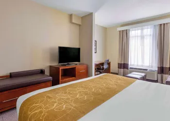 Comfort Suites Boone - University Area hotel thumbnail 7