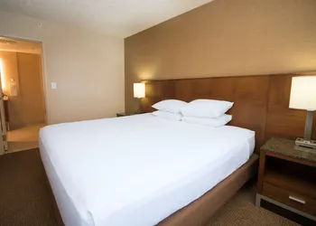 DoubleTree by Hilton Spokane City Center hotel thumbnail 7