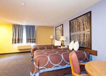 Super 8 by Wyndham Adrian hotel thumbnail 6